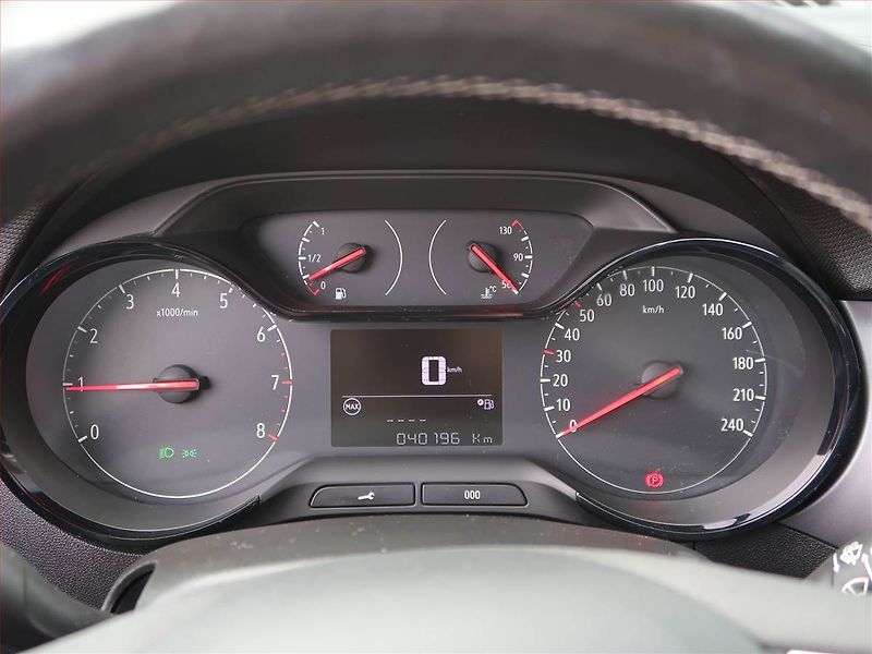 Opel Crossland X (2020) 1.2 Turbo, Tempomat - fotka 11 z 18