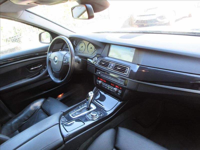 BMW Řada 5 535d xDrive, Panorama, Navi, K - fotka 14 z 34