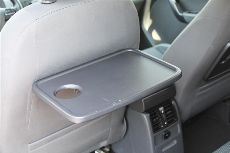 Volkswagen Touran 1,2 TSI  7 MÍST,VÝHŘEVY - fotka 23 z 29