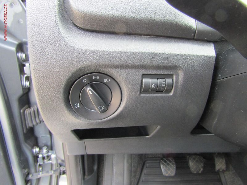 Škoda Fabia (2012) 1.6 TDi, AC - fotka 13 z 17