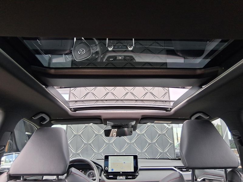Toyota RAV4 EXECUTIVE JBL PHEV 4x4 225 kW - fotka 34 z 39