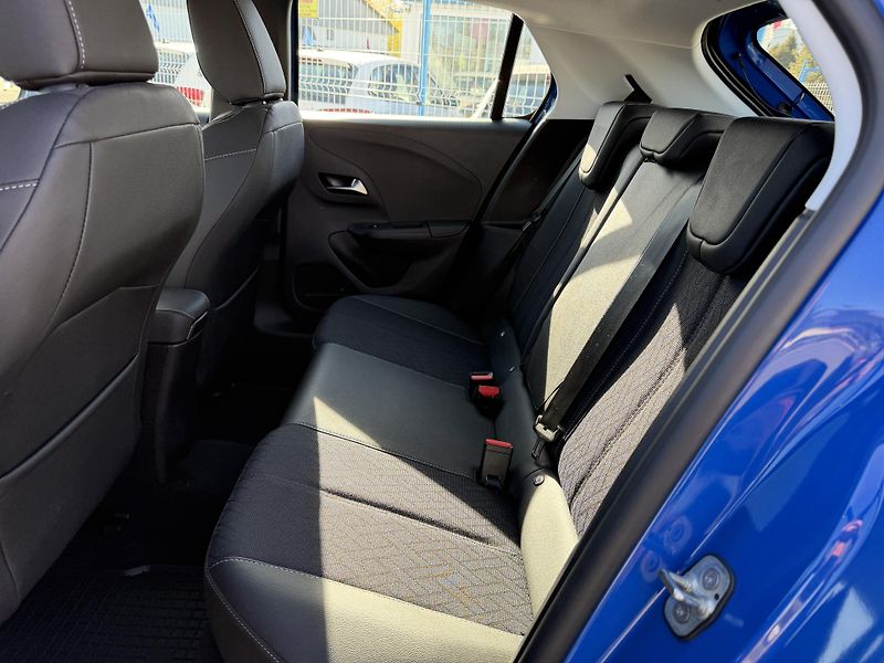 Opel Corsa 1,2T/74kW - Elegance - fotka 42 z 67