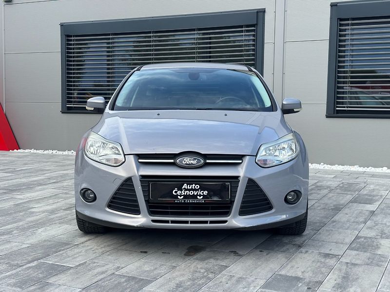 Ford Focus (2011) Trend 1.6 Ti-VCT - fotka 2 z 30