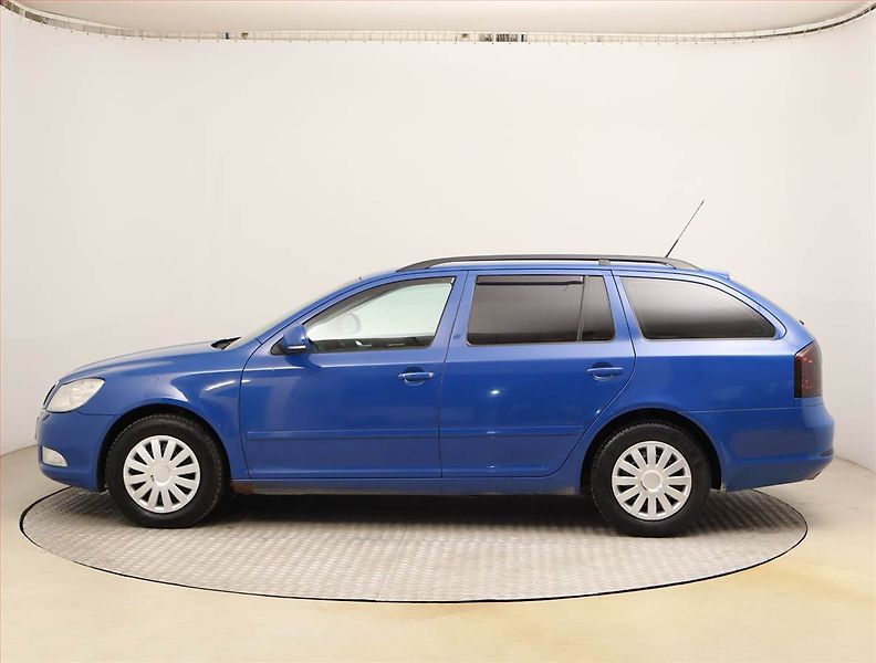 Škoda Octavia (2010) Ambiente 1.6 TDI, po STK - fotka 3 z 19