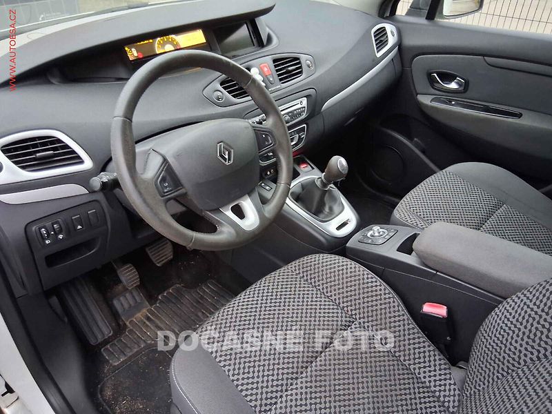 Renault Scénic (2011) 1.5 dCi, 2.maj, AC, TZ, park - fotka 3 z 3