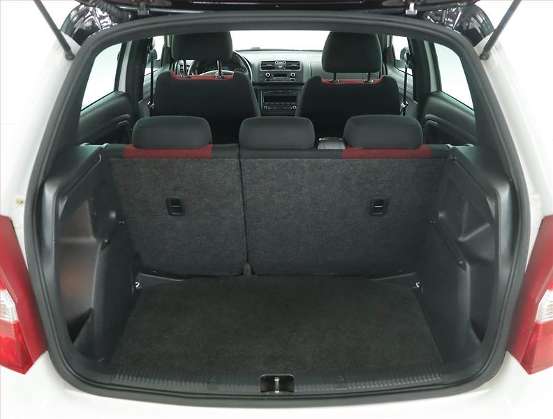 Škoda Fabia (2011) Monte Carlo 1.2 TSI - fotka 13 z 15