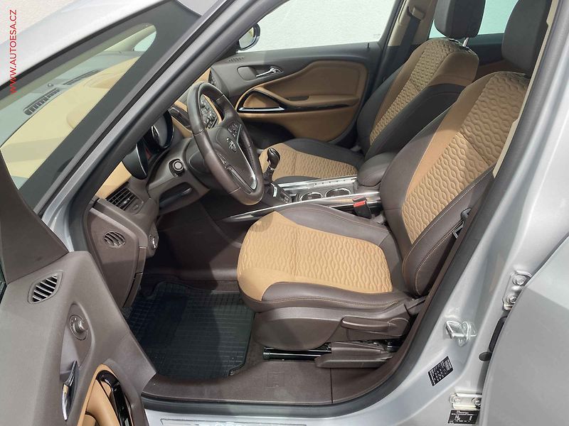 Opel Zafira (2014) 1.6 CDTi, 1.maj, AC, TZ, navi - fotka 9 z 17