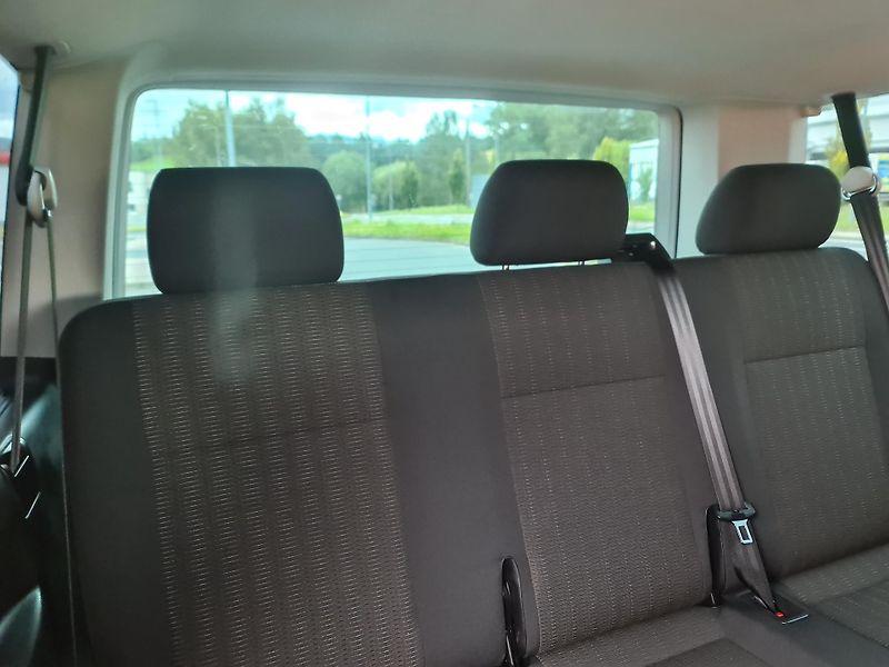 Volkswagen Caravelle (2016) T6 2.0 TDi 110-KW KLIM OLOMOUC - fotka 19 z 87