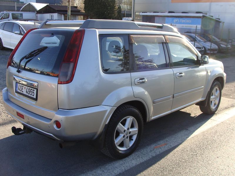 Nissan X-Trail 2.2 DCi, 100 kW, 4x4, klima - fotka 5 z 31