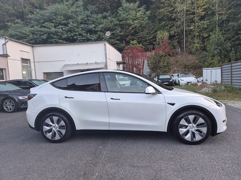 Tesla Model Y LONG RANGE DUAL MOTOR  92,7% - fotka 7 z 48