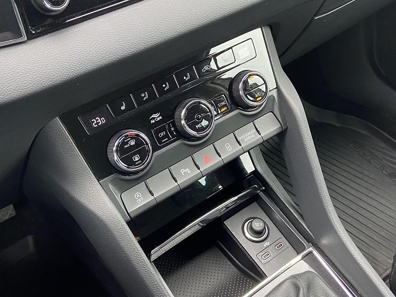 Škoda Karoq 1.5 TSI DSG / 110 kW Style Plu - fotka 22 z 25