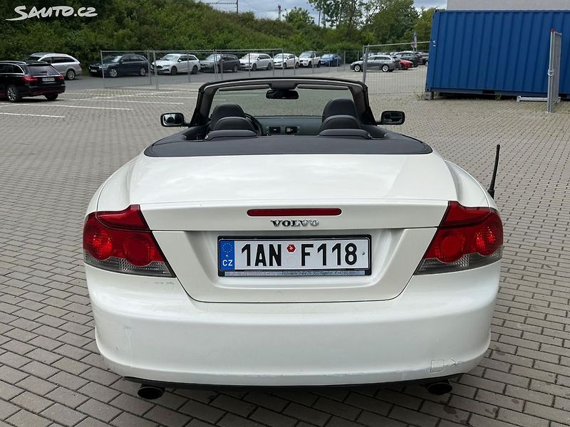 Volvo C70 (2007) 2.4D, 132kw Kabrio Automat - fotka 4 z 21