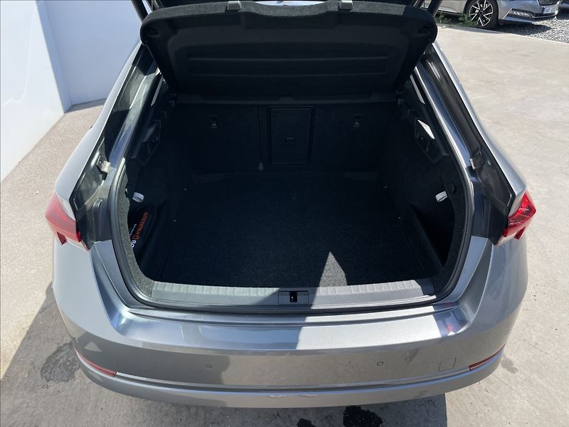 Škoda Octavia 2,0 TDI DSG Style Plus LED+PDC - fotka 23 z 23