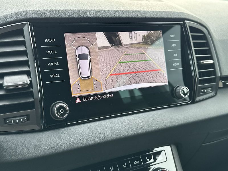 Škoda Karoq (2025) 2.0 TDI 4x4 DSG Sportline - fotka 19 z 36