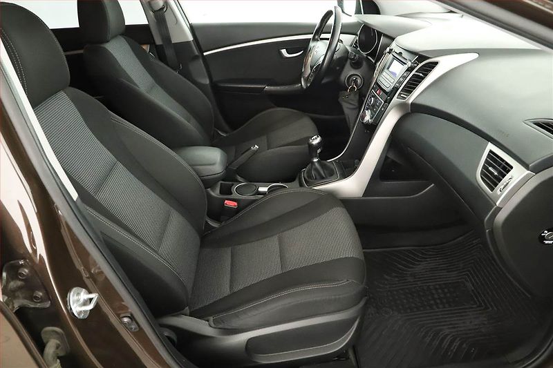 Hyundai i30 (2016) 1.6 CRDi, Tempomat - fotka 7 z 13