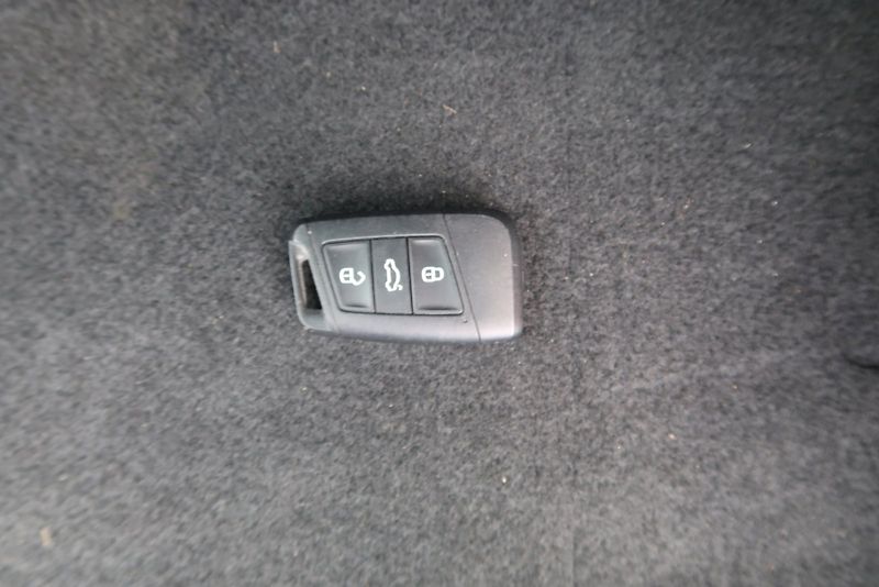 Škoda Karoq (2025) Top Selection 1.5 TSI 110 kW D - fotka 26 z 29
