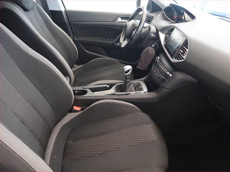 Peugeot 308 (2015) 1.2 e-THP, Tempomat - fotka 9 z 16