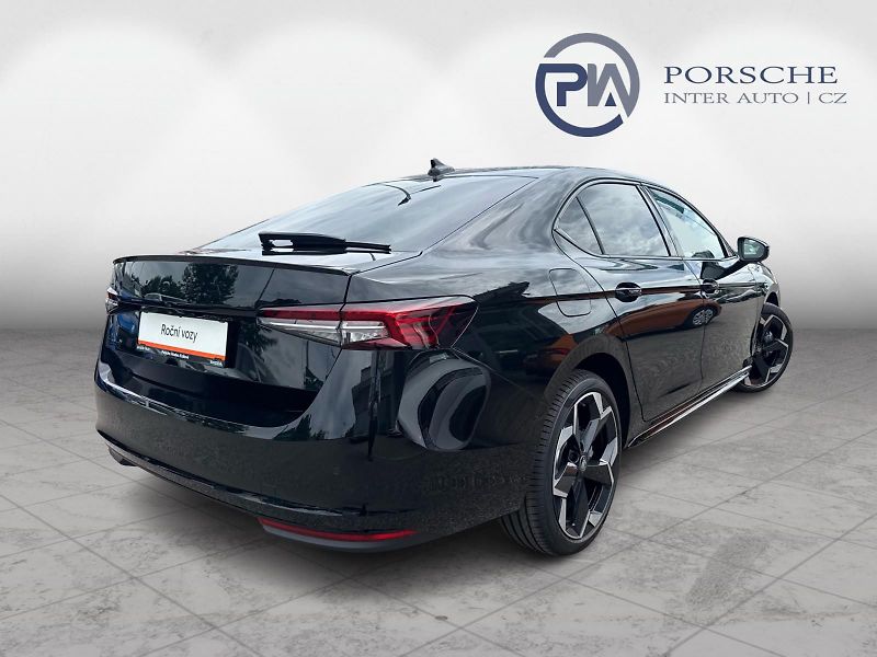 Škoda Superb Sportline 1,5 TSI iV 200 kW DS - fotka 2 z 27