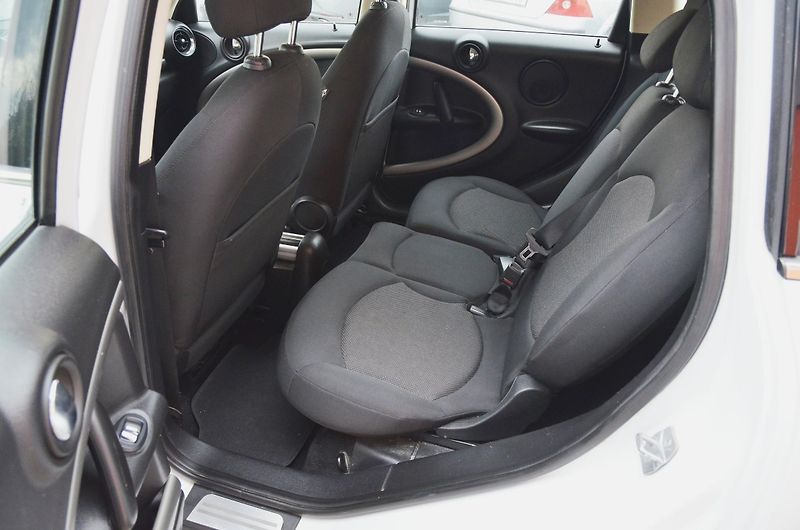 Mini Countryman (2013) 1.6D 66kW / STK 03/2028 - fotka 13 z 29