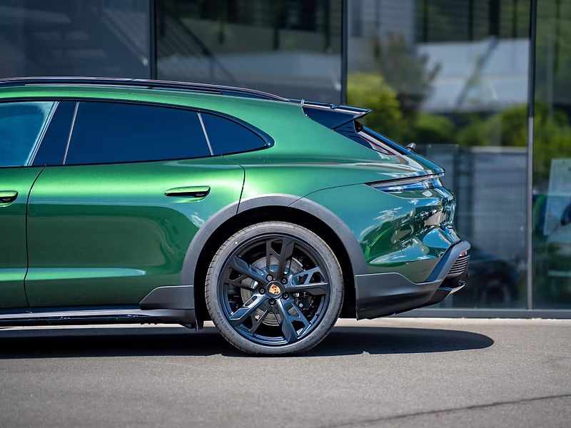 Porsche Taycan 4 Cross Turismo 360 InnoDrive - fotka 9 z 11