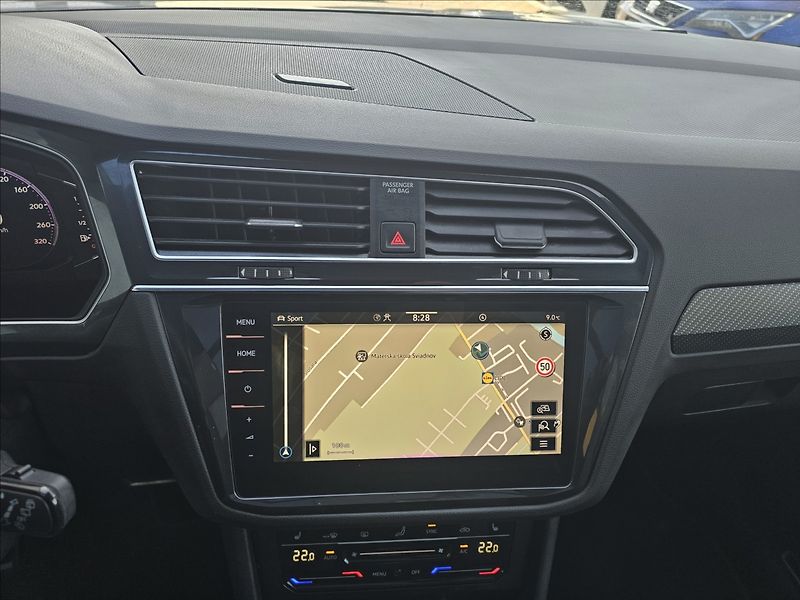 Volkswagen Tiguan 2,0 TSi 235KW D7 R DPH NAVI - fotka 19 z 44
