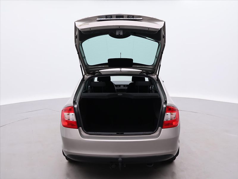 Škoda Rapid 1,2 TSI 63kW Ambition Fresh - fotka 8 z 27