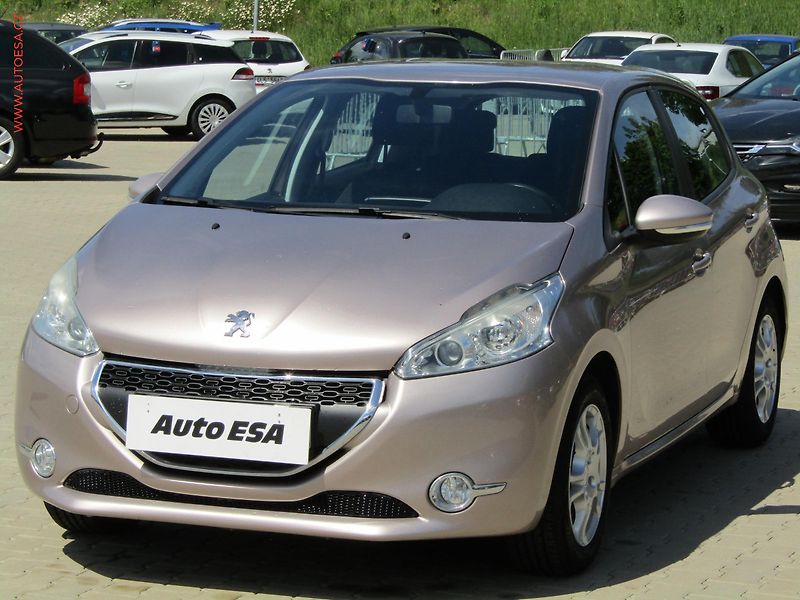 Peugeot 208 (2013) 1.2i, ČR, AC, temp - fotka 3 z 15