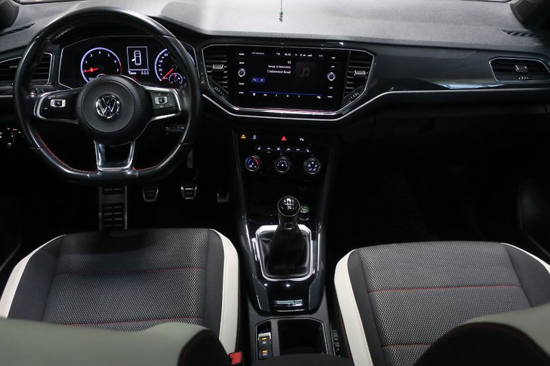 Volkswagen T-Roc (2019) Sport 1.5 TSI 110 kW manuál - fotka 13 z 47