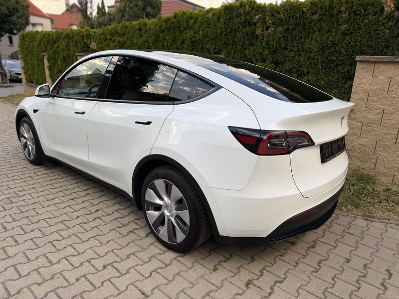 Tesla Model Y DUAL MOTOR-LONG RANGE-TAŽNÉ - fotka 3 z 18