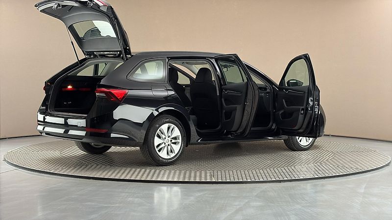 Škoda Octavia 2.0 TDI Ambition Combi - fotka 6 z 23