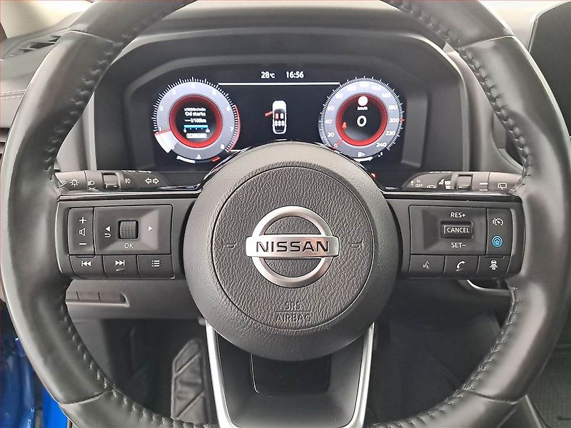 Nissan Qashqai (2022) 1.3 DIG-T - fotka 17 z 17