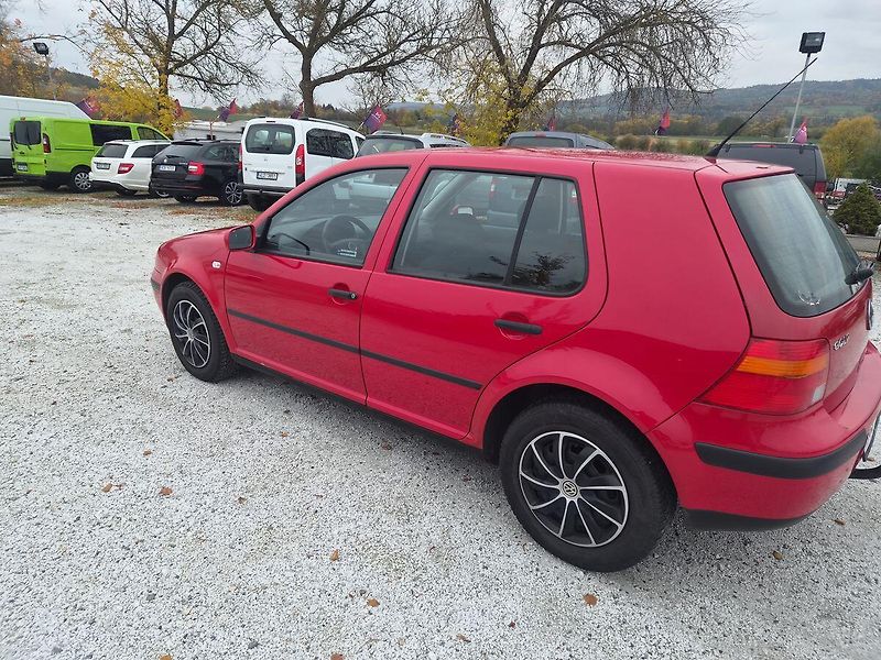 Volkswagen Golf 1,4 16V - fotka 4 z 10