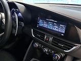 Alfa Romeo Giulia (2023) 2.0 T 280k AT8 ZF Q4 4x4 Compe - náhled 11