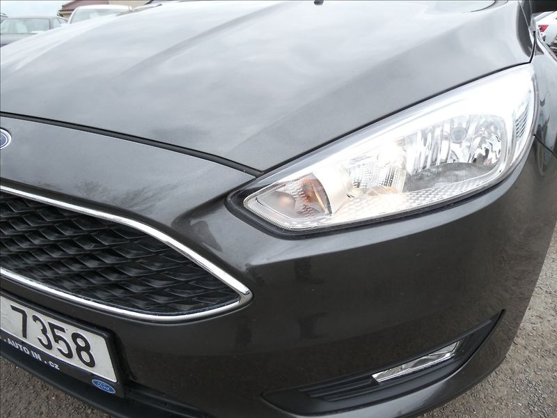 Ford Focus 1,5 Duratorq TDCI 95k kombi - fotka 4 z 38