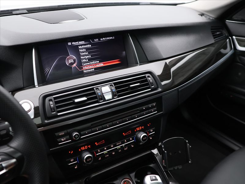 BMW Řada 5 3,0 D 190 kW X-Drive Luxury Li - fotka 20 z 35