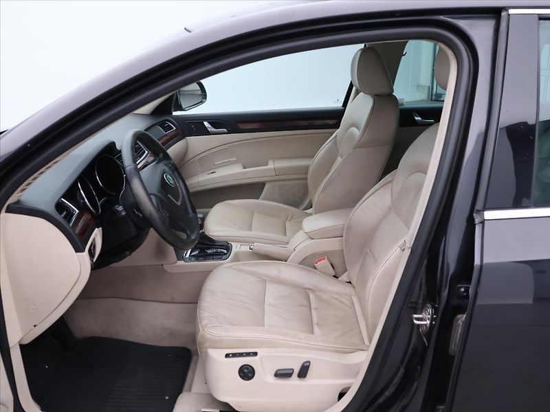 Škoda Superb 3,6 FSI 191kW Exclusive 1.Maj - fotka 10 z 28