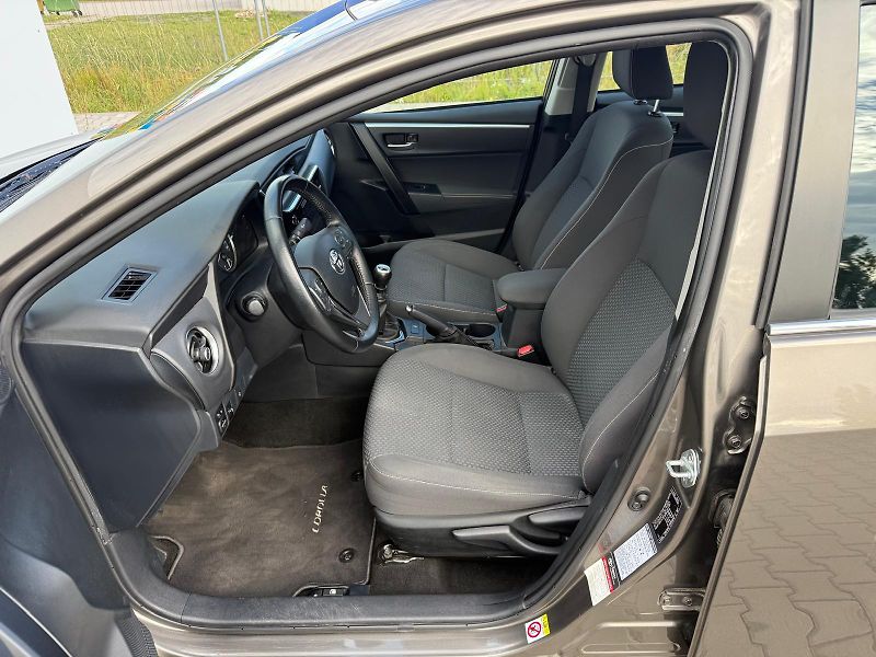 Toyota Corolla 1.6 VVT-i Active LED TREND+ - fotka 11 z 28