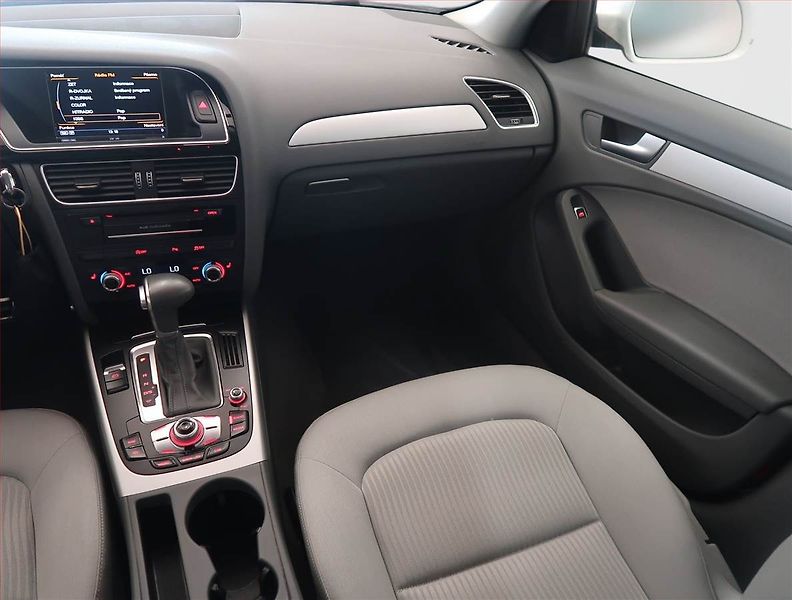 Audi A4 (2015) Attraction 2.0 TDI, Automat - fotka 8 z 15