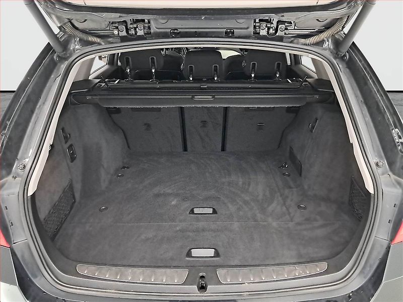 BMW Řada 3 (2014) 320 d, Navi, Xenony - fotka 13 z 15