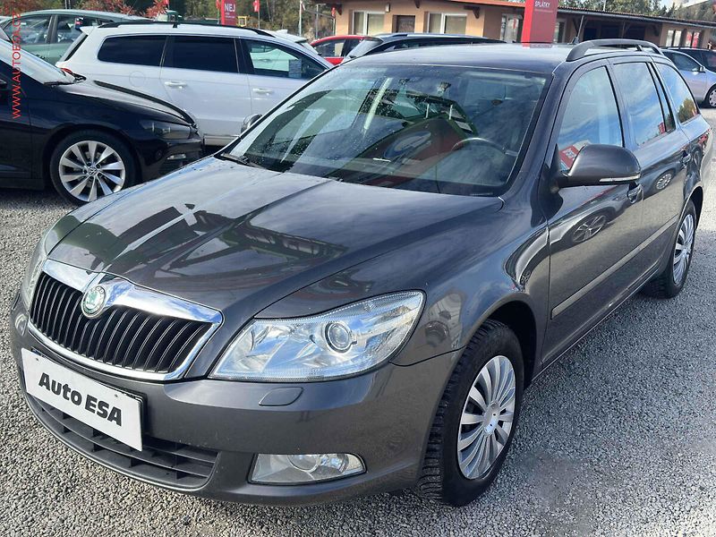 Škoda Octavia (2013) 2.0TDi, DSG, navi - fotka 3 z 20