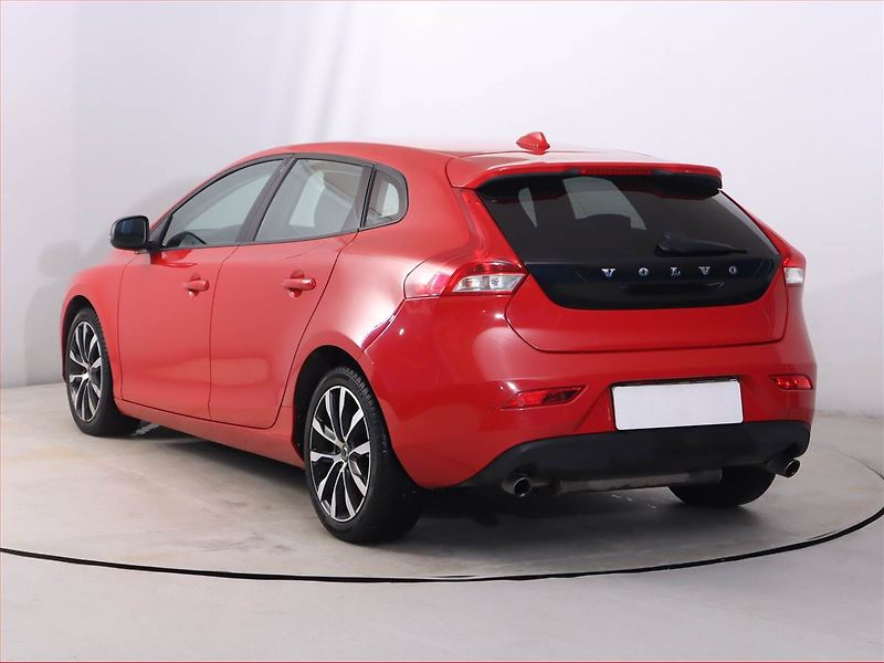 Volvo V40 (2019) 1.5 T3, Automat, Serv.kniha - fotka 4 z 19