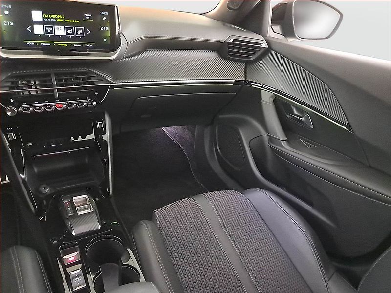 Peugeot 2008 (2022) GT Line 1.5 BlueHDi - fotka 8 z 24