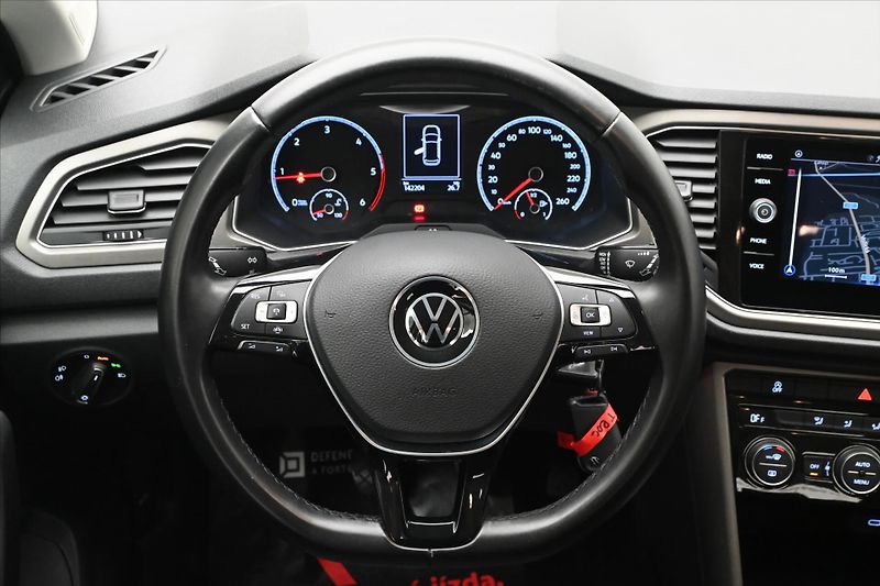 Volkswagen T-Roc 2,0 TDI 110kW Clever Navi Záru - fotka 18 z 30