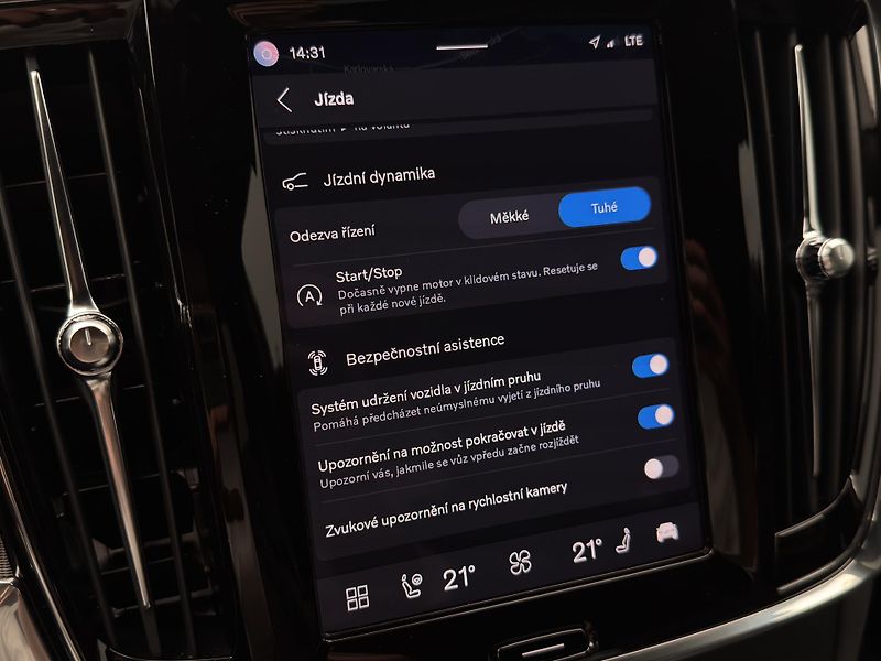 Volvo V90 B4 PLUS DARK AUT  - fotka 37 z 47