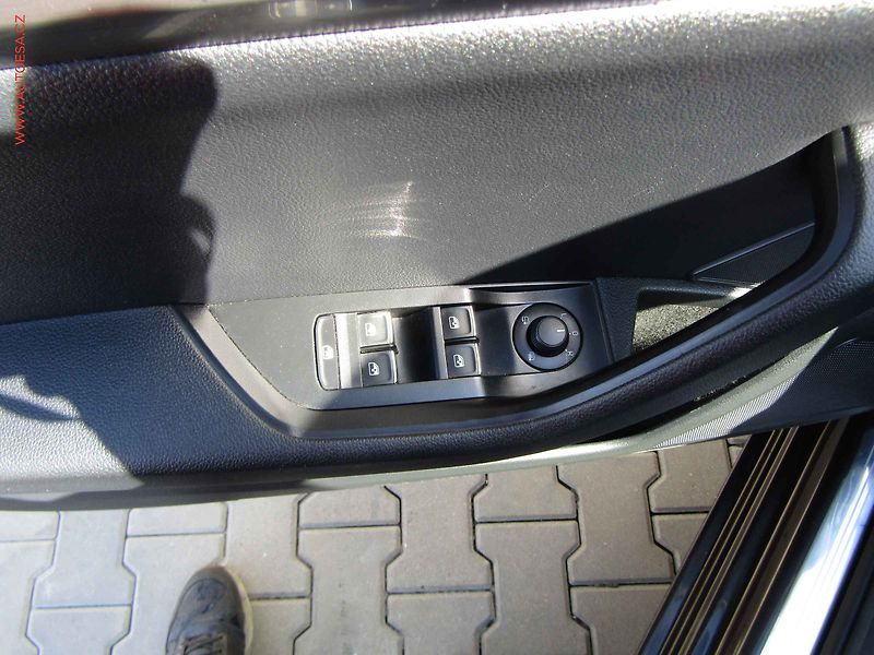 Škoda Superb (2016) 2.0 TDi, Style, DSG, TZ - fotka 11 z 20