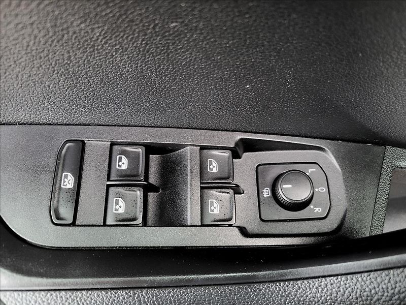 Škoda Karoq 1,5 TSI,DSG,navi,110kw - fotka 39 z 49
