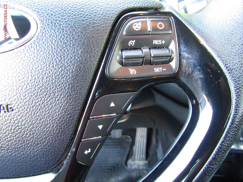 Kia Ceed (2017) 1.6i, 1.maj,ČR, Klima - fotka 14 z 18