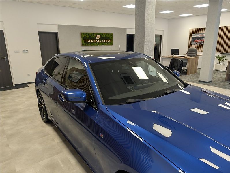 BMW Řada 3 320 i xDrive - fotka 11 z 31