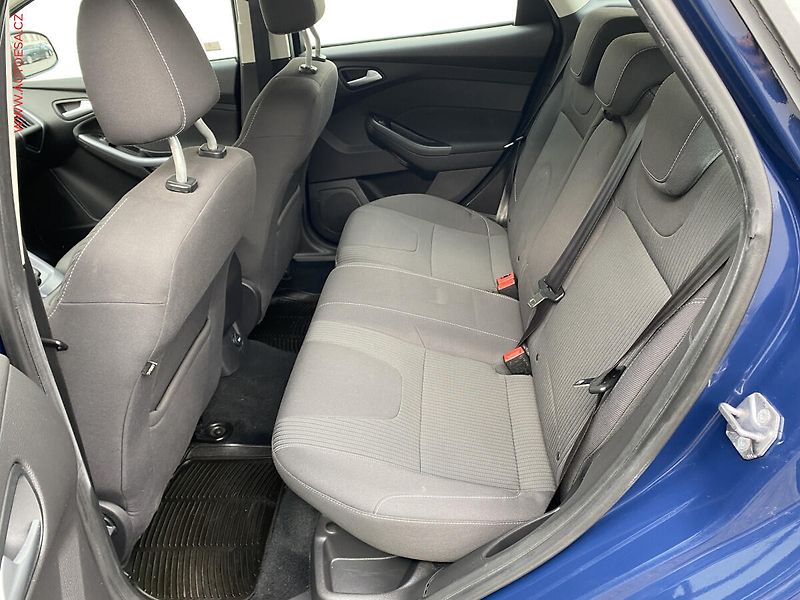 Ford Focus (2014) 1.6 TDCi, ČR, Titanium, navi - fotka 10 z 19