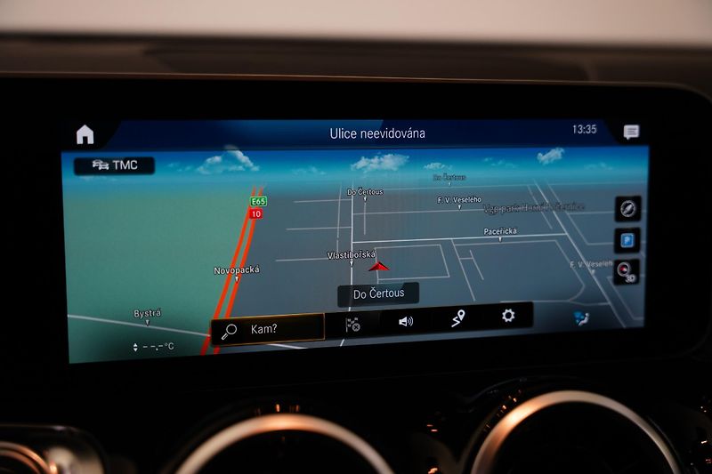 Mercedes-Benz GLB - fotka 20 z 25
